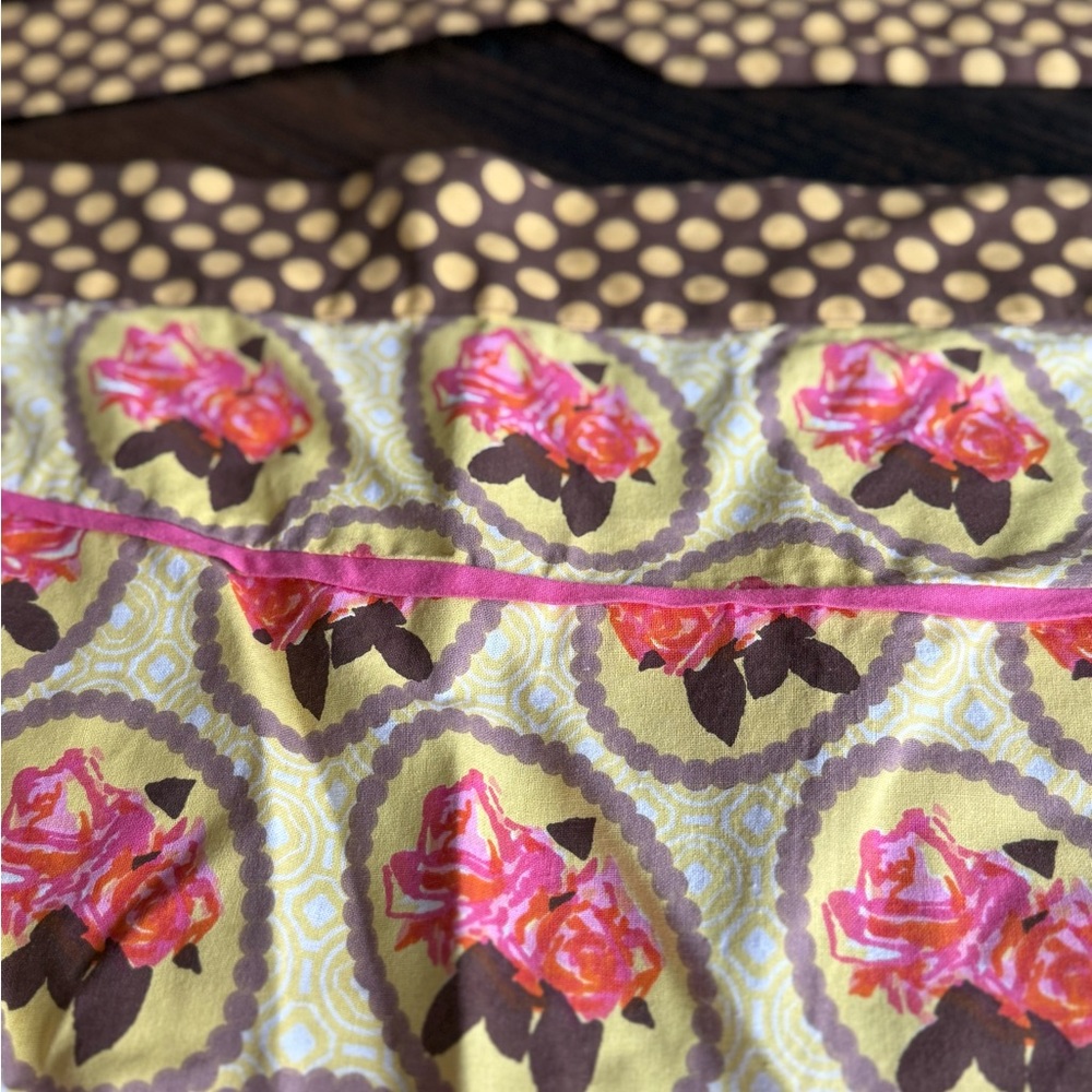 Colorful Floral Ruffled Apron - Picture 3 of 5